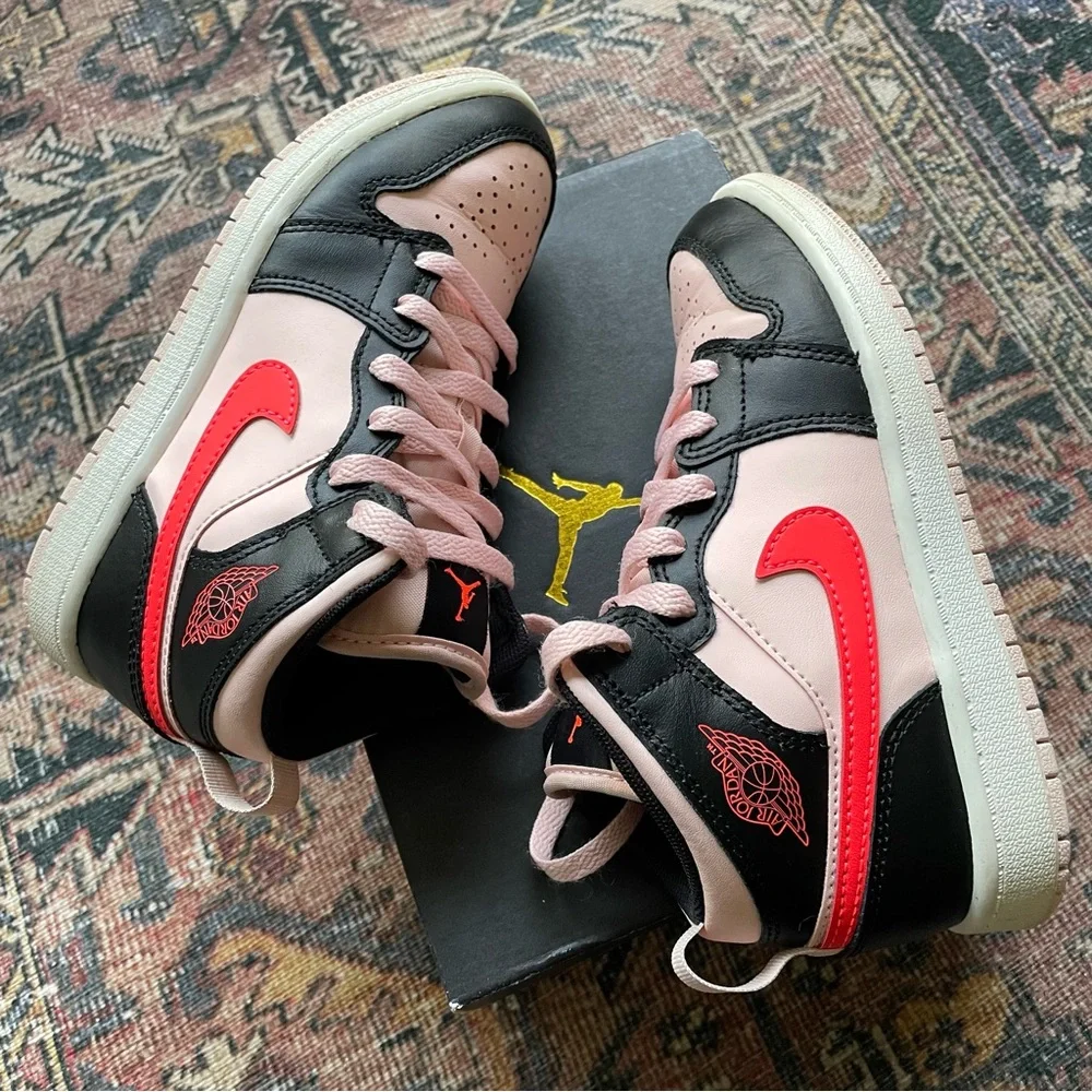 Nike Air Jordan 1 Mid PS Sz 1 Youth Atmosphere Pink Infrared 23 Black 640734-604 - Picture 9 of 12